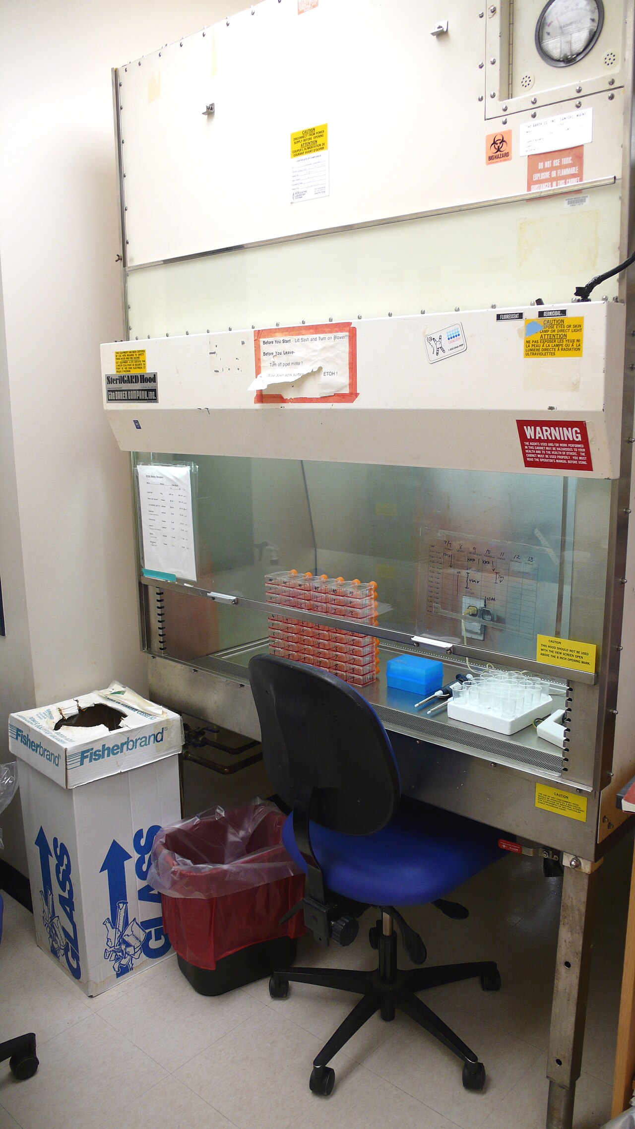 Biocontainment laminar flow hood in a laboratory